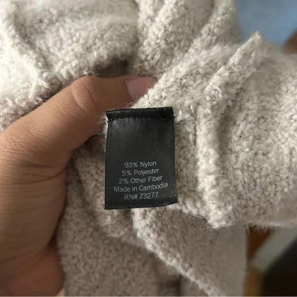 Simply Vera Vera Wang Cream Turtleneck Neck Sweater - Picture 7 of 8